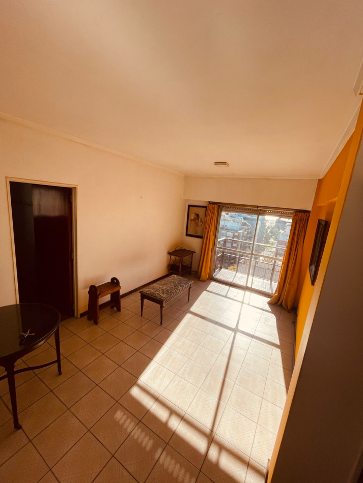 VENTA DEPTO 2 AMB. CON COCHERA CUBIERTA