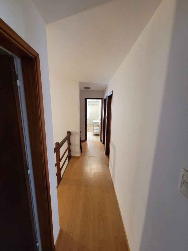 VENTA DE CASA + DEPTO. CON ACCESO INDEPENDIENTE