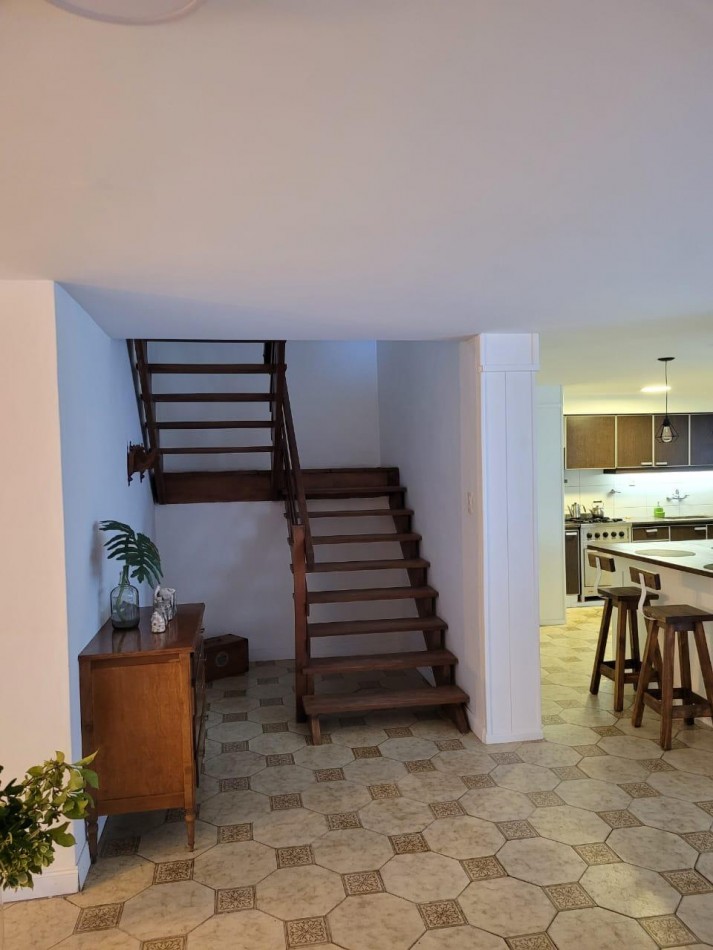 VENTA DE CASA + DEPTO. CON ACCESO INDEPENDIENTE