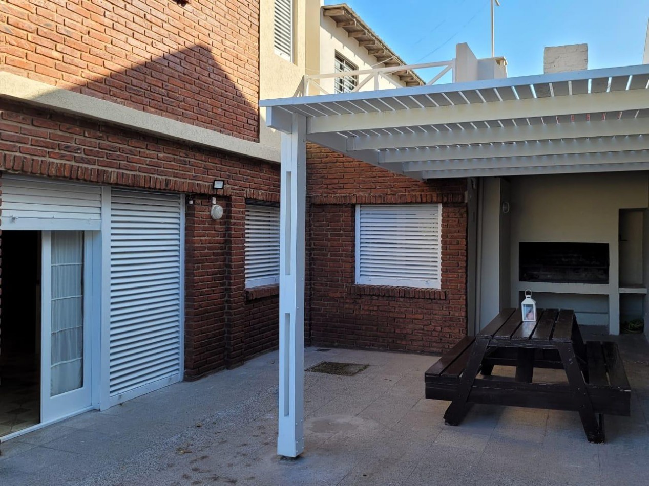 VENTA DE CASA + DEPTO. CON ACCESO INDEPENDIENTE