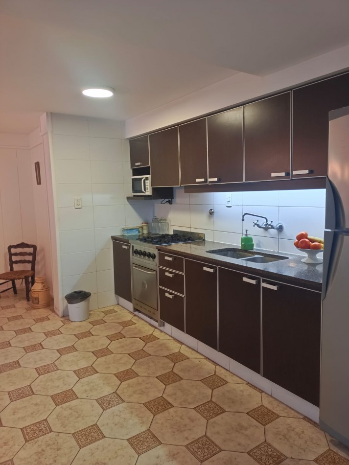 VENTA DE CASA + DEPTO. CON ACCESO INDEPENDIENTE