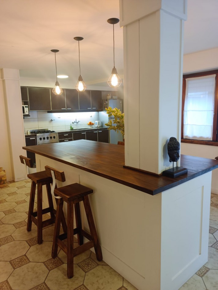 VENTA DE CASA + DEPTO. CON ACCESO INDEPENDIENTE