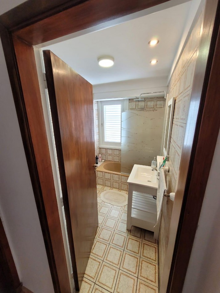 VENTA DE CASA + DEPTO. CON ACCESO INDEPENDIENTE