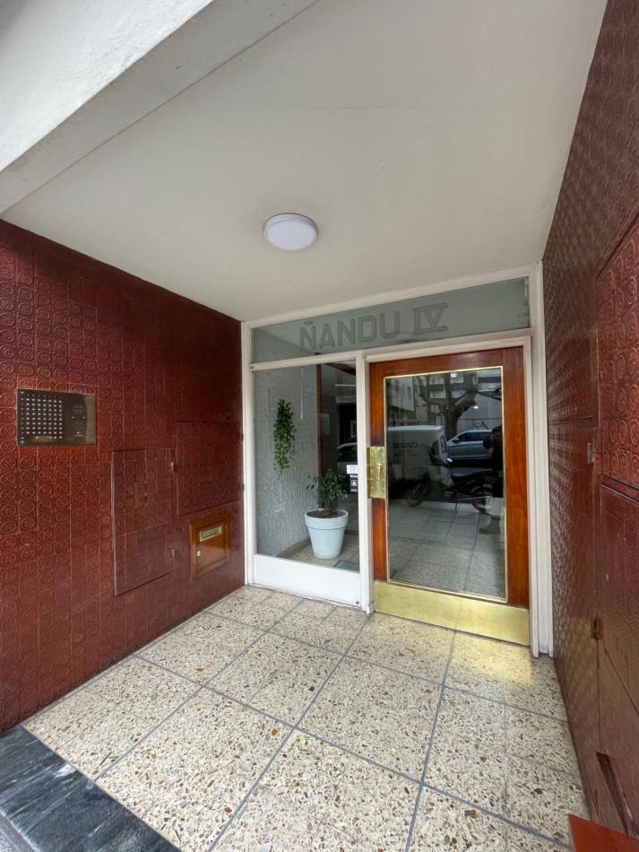 VENTA DEPTO 2 AMB AL FRENTE CON BALCON A LA CALLE RECICLADO