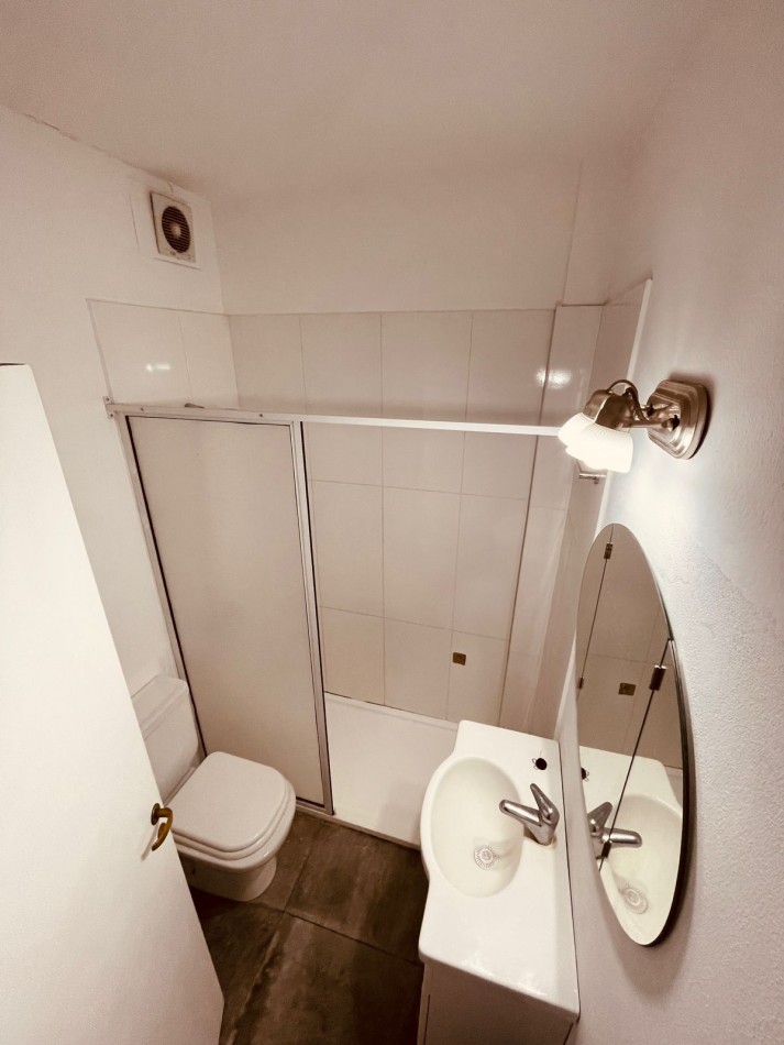 VENTA DEPTO 2 AMB AL FRENTE CON BALCON A LA CALLE RECICLADO