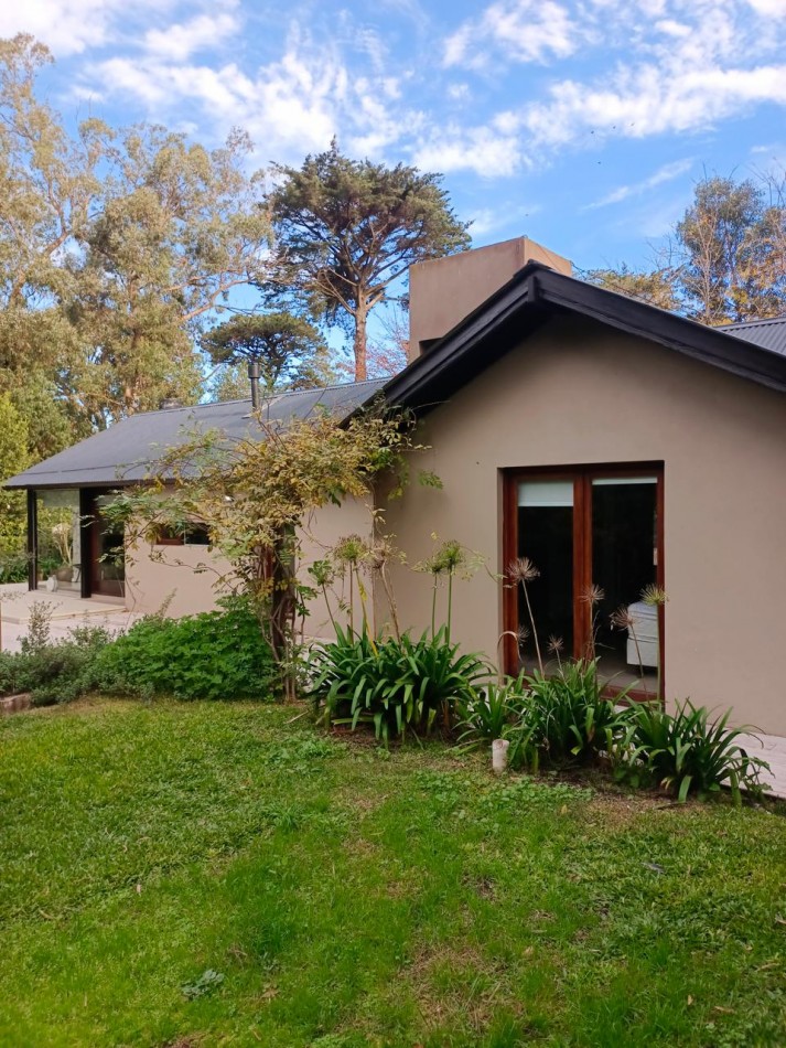 CASA BOSQUE PERALTA RAMOS SOBRE DOS LOTES