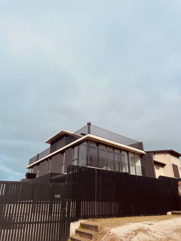 DEPARTAMENTO TRES AMBIENTES VISTA AL MAR A ESTRENAR CON COCHERA EN BARRIO CHAPADMALAL