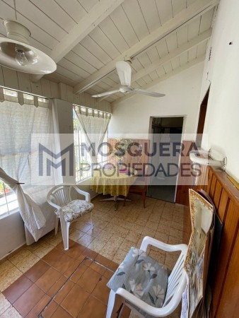 VENTA CHALET estilo mar del plata EN BARRIO CAISAMAR