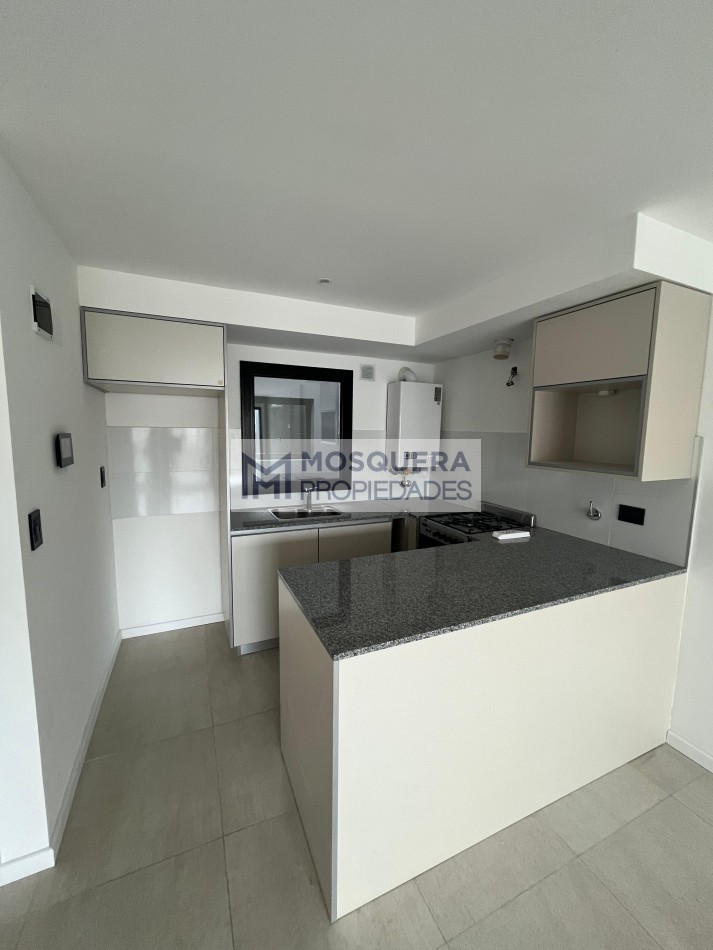 VENTA DEPARTAMENTO ESTILO DUPLEX 3 AMBIENTES A ESTRENAR CON COCHERA CUBIERTA ZONA ALDREY