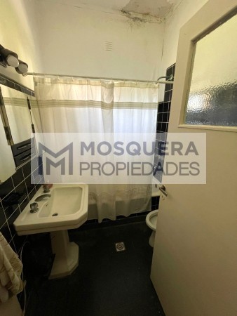 VENTA CHALET estilo mar del plata EN BARRIO CAISAMAR