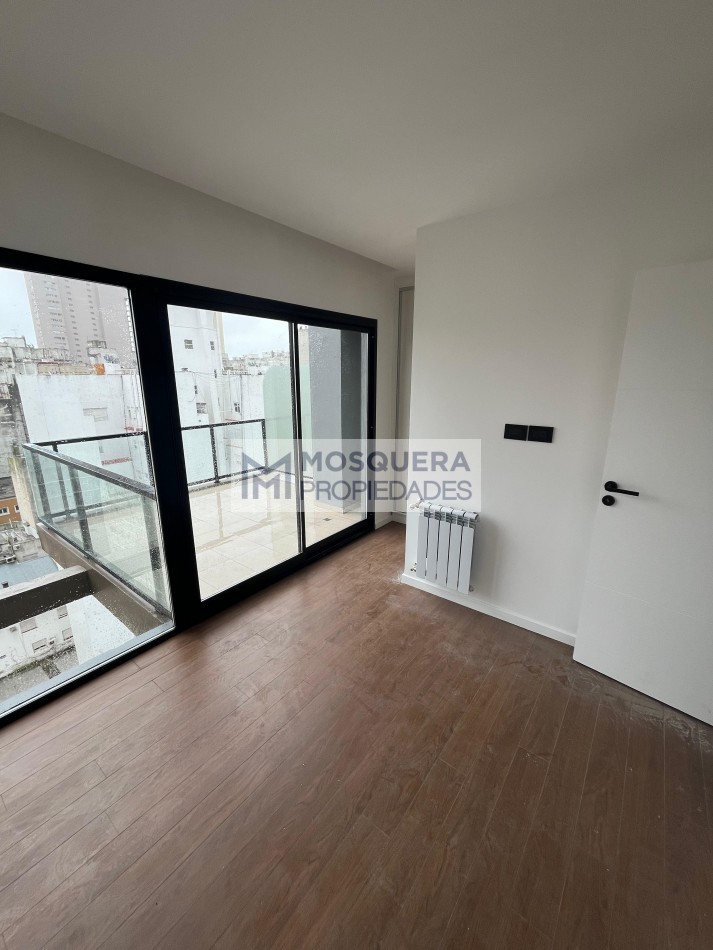 VENTA DEPARTAMENTO ESTILO DUPLEX 3 AMBIENTES A ESTRENAR CON COCHERA CUBIERTA ZONA ALDREY