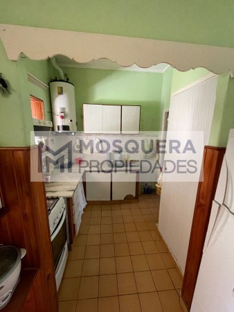 VENTA CHALET estilo mar del plata EN BARRIO CAISAMAR