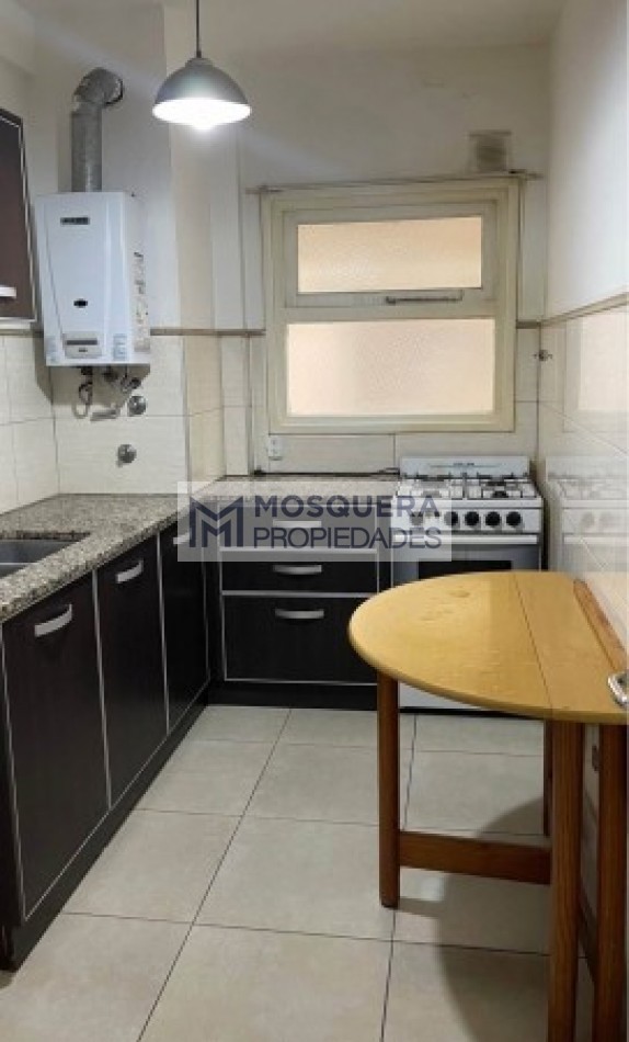 VENTA DEPARTAMENTO 2 AMBIENTES A LA CALLE CON BALCON