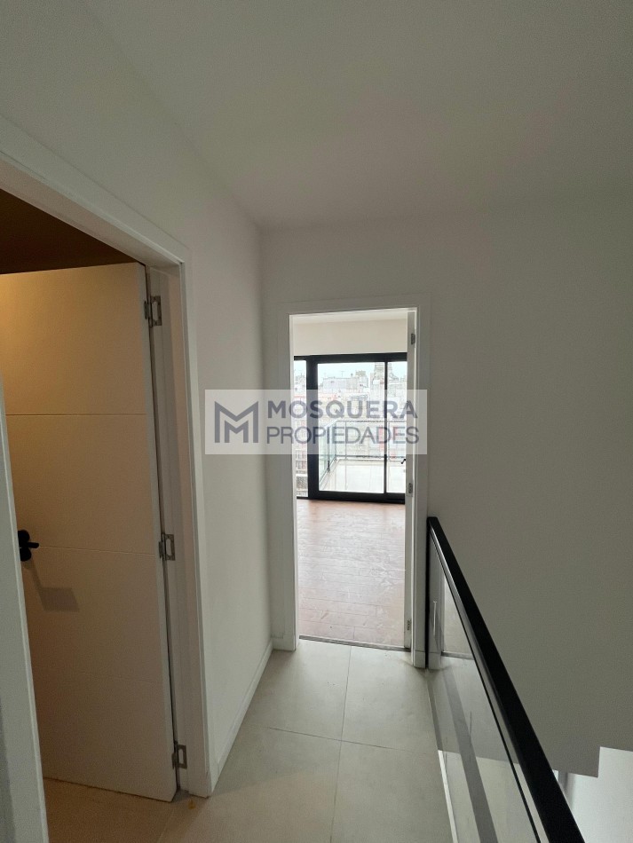 VENTA DEPARTAMENTO ESTILO DUPLEX 3 AMBIENTES A ESTRENAR CON COCHERA CUBIERTA ZONA ALDREY