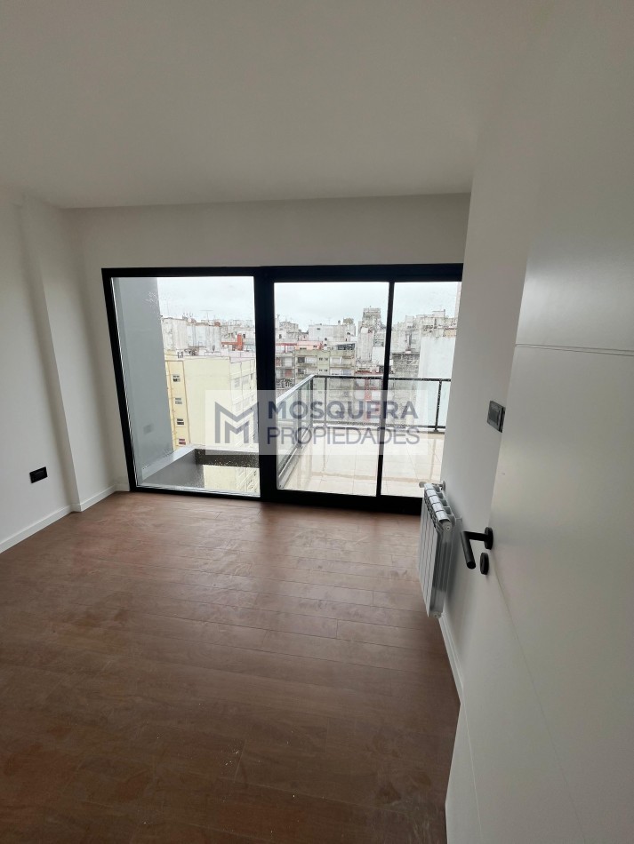 VENTA DEPARTAMENTO ESTILO DUPLEX 3 AMBIENTES A ESTRENAR CON COCHERA CUBIERTA ZONA ALDREY