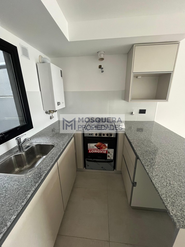 VENTA DEPARTAMENTO ESTILO DUPLEX 3 AMBIENTES A ESTRENAR CON COCHERA CUBIERTA ZONA ALDREY
