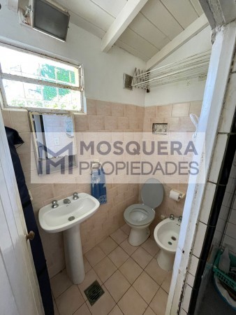 VENTA CHALET estilo mar del plata EN BARRIO CAISAMAR