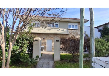 VENTA DE CASA + DEPTO. CON ACCESO INDEPENDIENTE