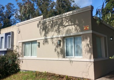 CASA MODERNA VENTA AV. MARIO BRAVO